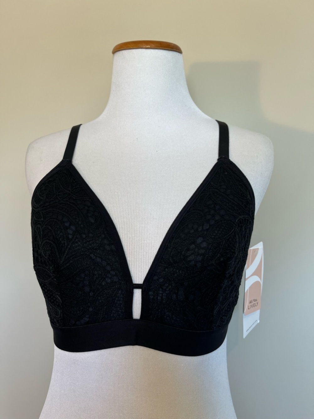 NWT All.You.Lively Black Lace Wire Free Bra Size 1